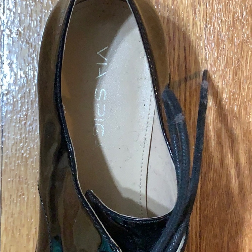 Shoes - Picture 4 of 4